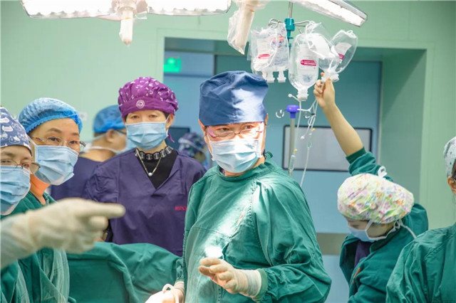 重磅！石钢教授带领妇科团队完成一例高难度四级宫颈癌手术