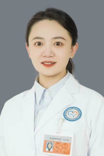 伍玲